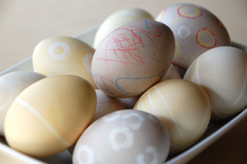 egg dyeing experiments