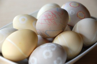 egg dyeing experiments