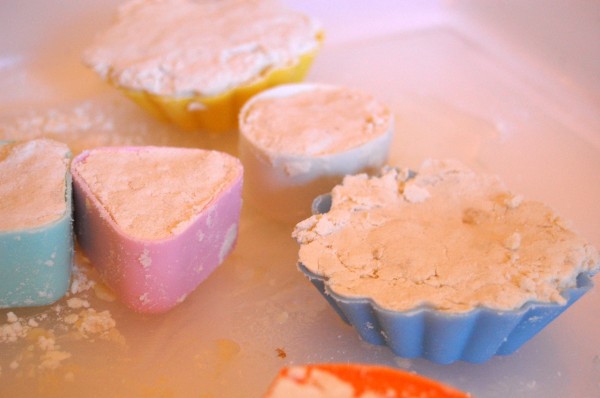 How to Make Cloud Dough, the funnest, easiest dough recipe around | TinkerLab.com