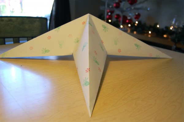 how to make a holiday paper star