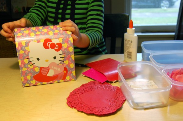 kids valentine ideas - how to set up a self-serve card station