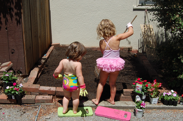 plant a garden with kids