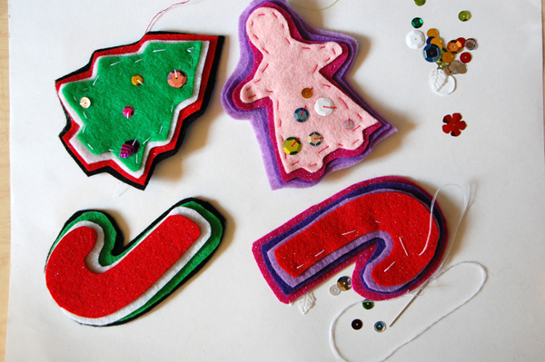 How to make sweet keepsake felt ornaments with kids | TinkerLab.com