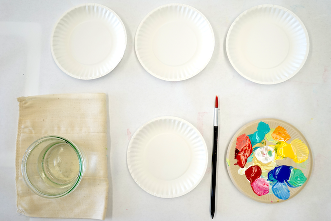 painting and drawing paper plate craft